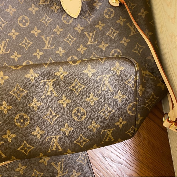 Louis Vuitton Brown Monogram Tote with Natural Vachetta Trim - Picture 12 of 13